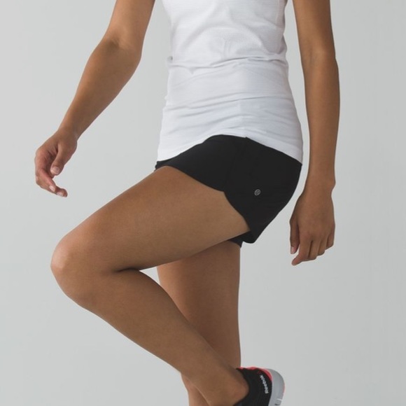 LULULEMON RUN TIME SHORTS. - Picture 4 of 6